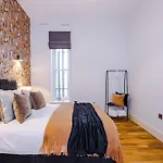Boutique Sleep 12 * York