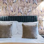 Boutique Sleep 12 * York