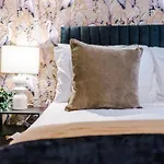 Boutique Sleep 12 York